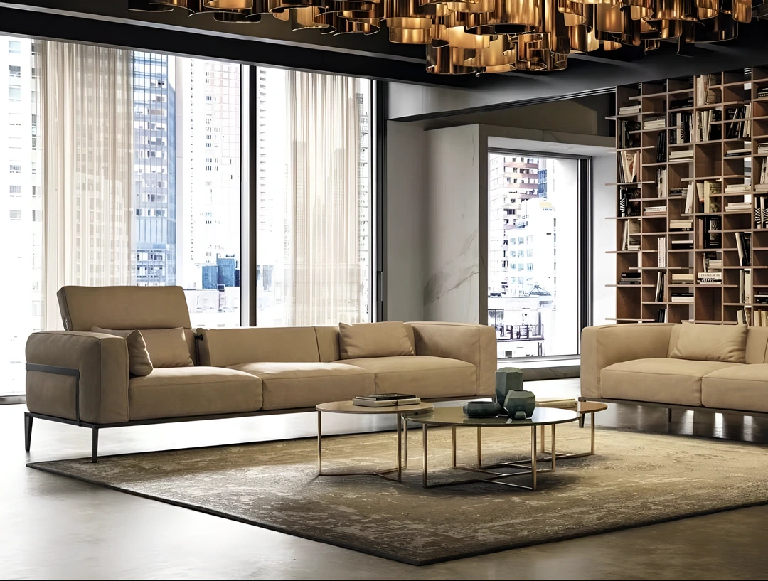 Frame® Brianform: composizione di due divani in pelle con poggiatesta alzato